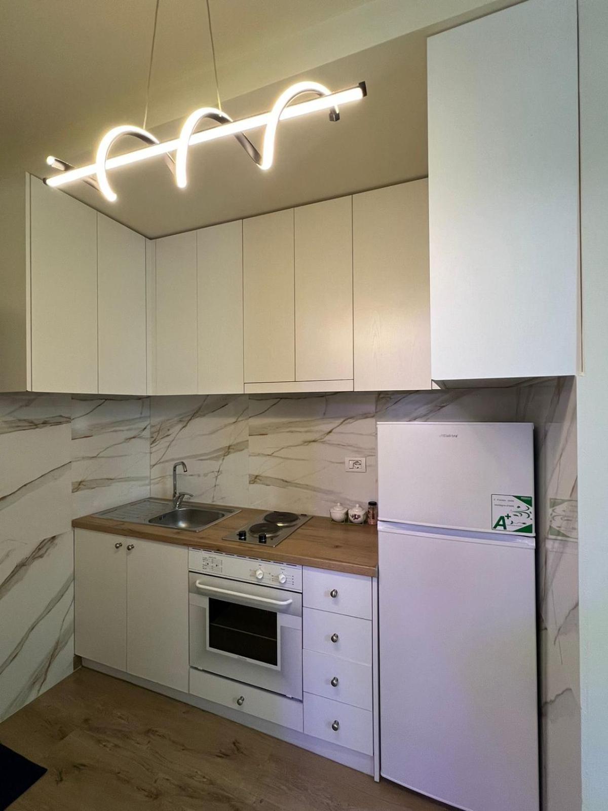 Condor Center Luxury Apartment Tiran Dış mekan fotoğraf